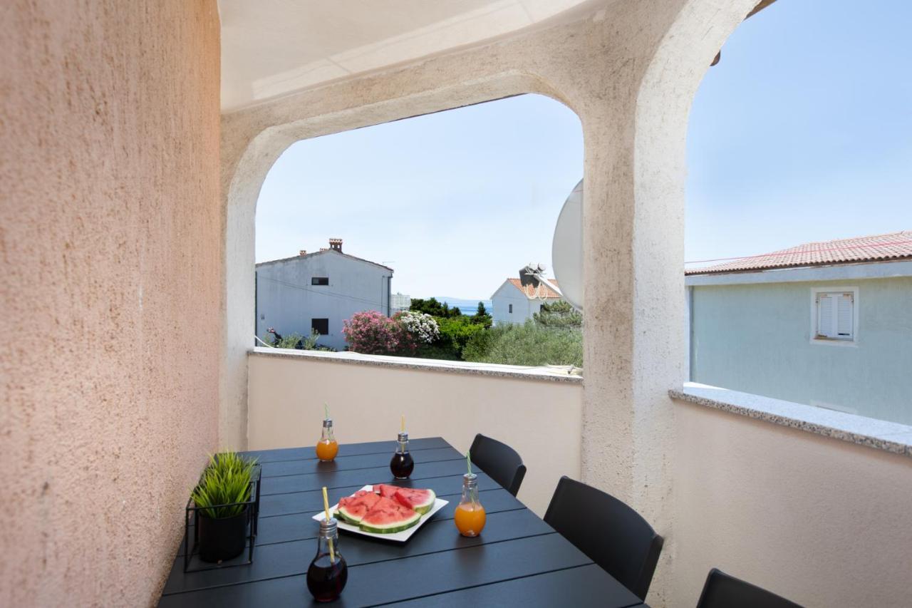 3 Bedroom Ivana With Private Parking, Appartement Punat