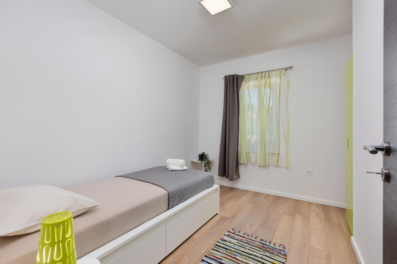 3 Bedroom Ivana With Private Parking, Appartement Punat