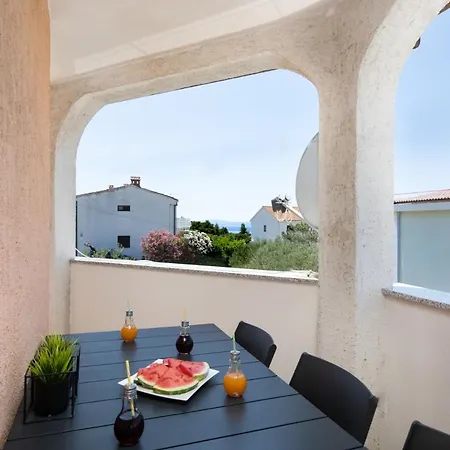 3 Bedroom Apartment Ivana With Private Parking, Punat Exterior photo