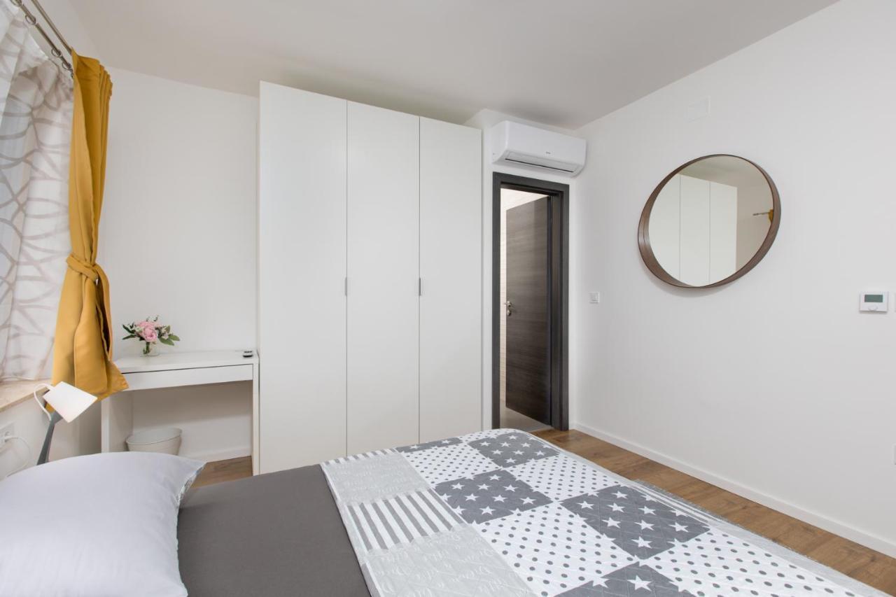 3 Bedroom Ivana With Private Parking,