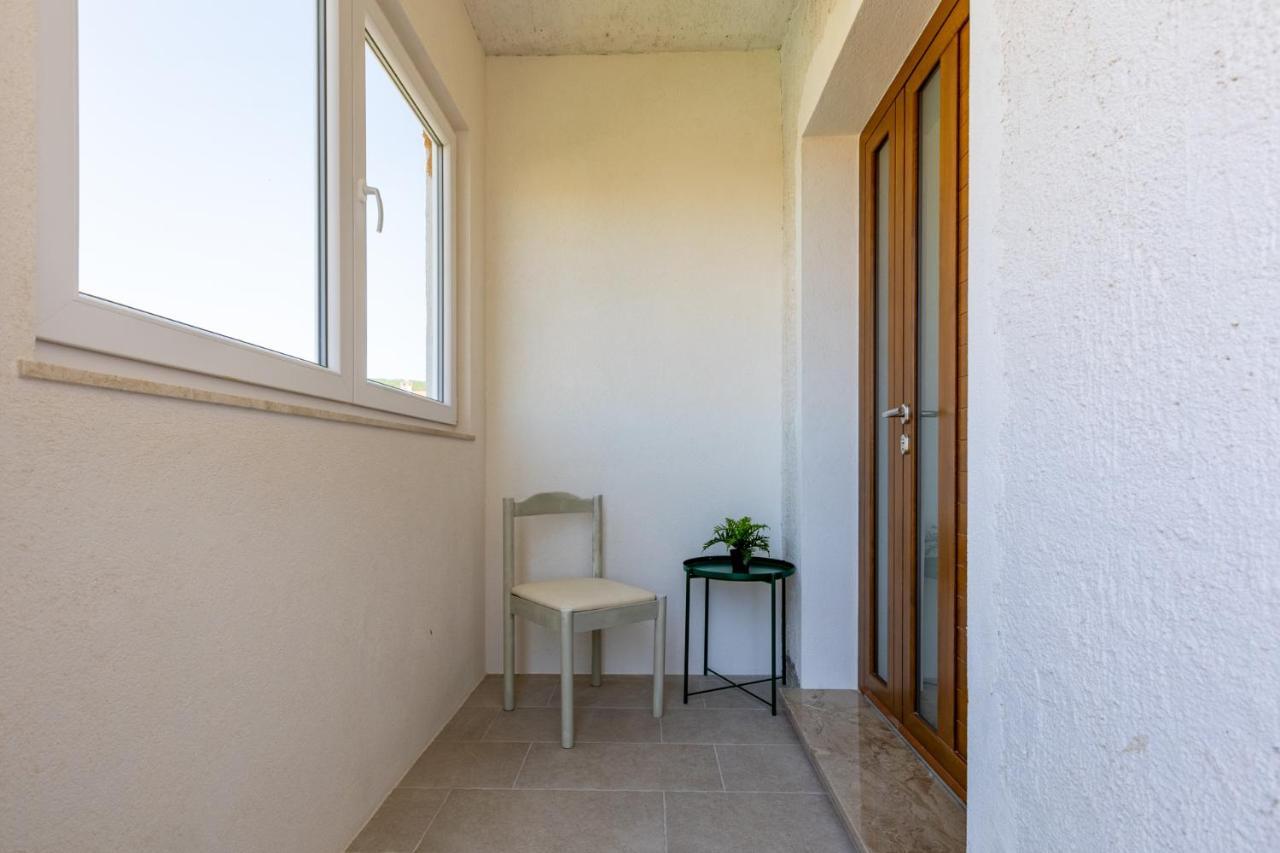 Apartament 3 Bedroom Ivana With Private Parking,