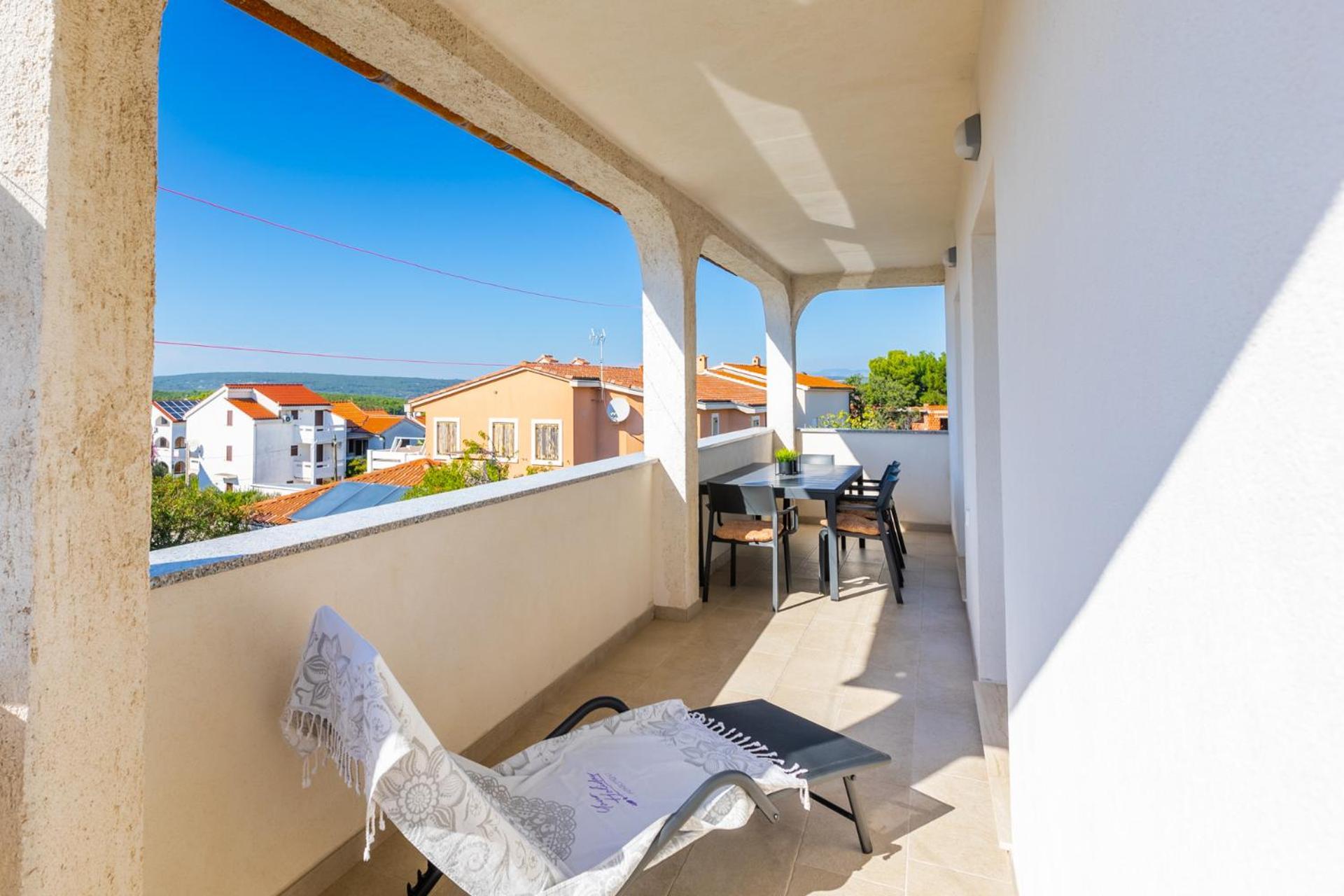 Apartament 3 Bedroom Ivana With Private Parking,